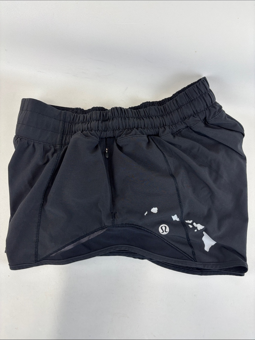 LULULEMON Hawaii Hotty Hot Shorts 2 Inch Inseam Black Size 6